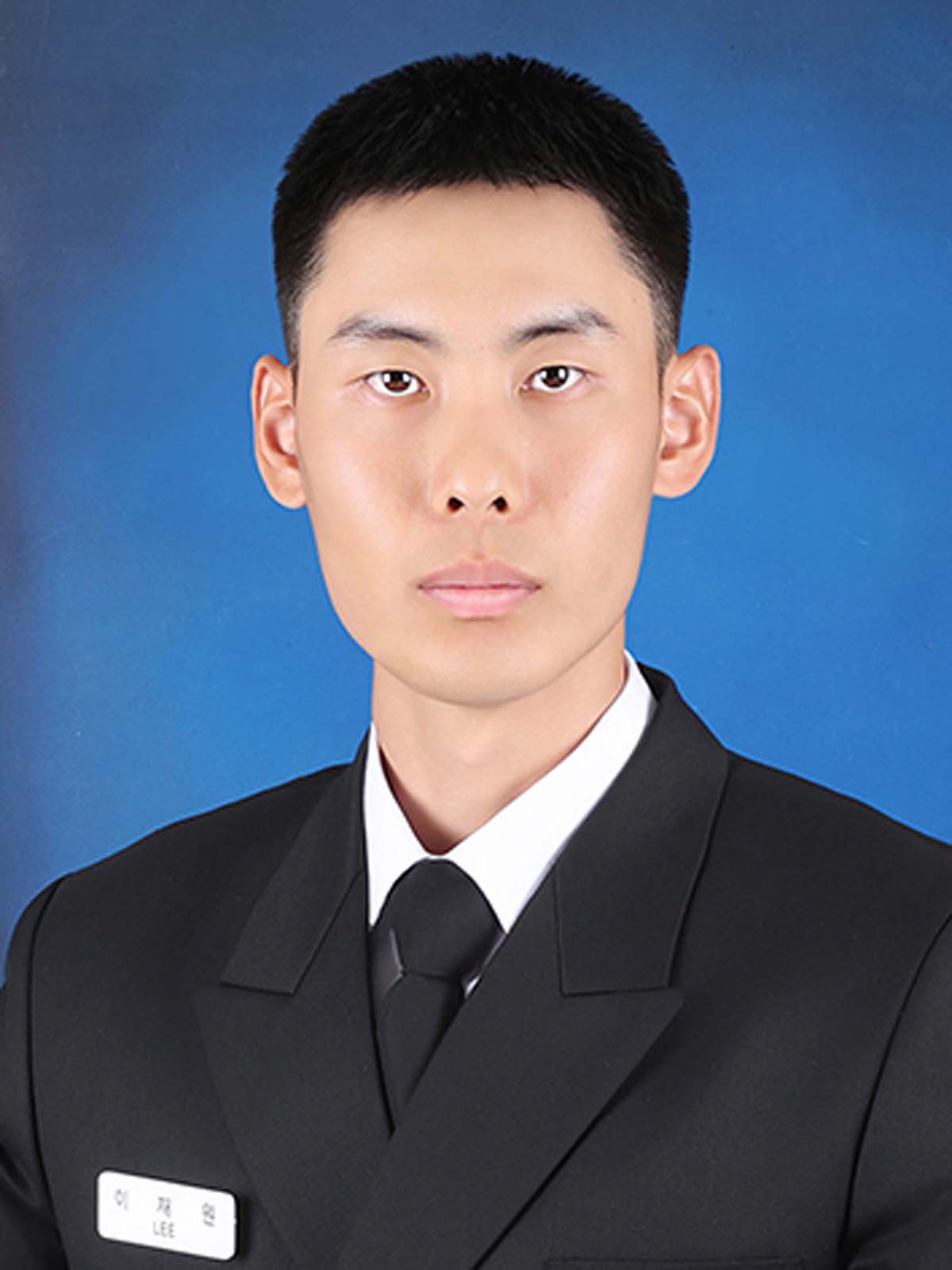 5. 주한미해군사령관상 해군소위 이재원.jpg