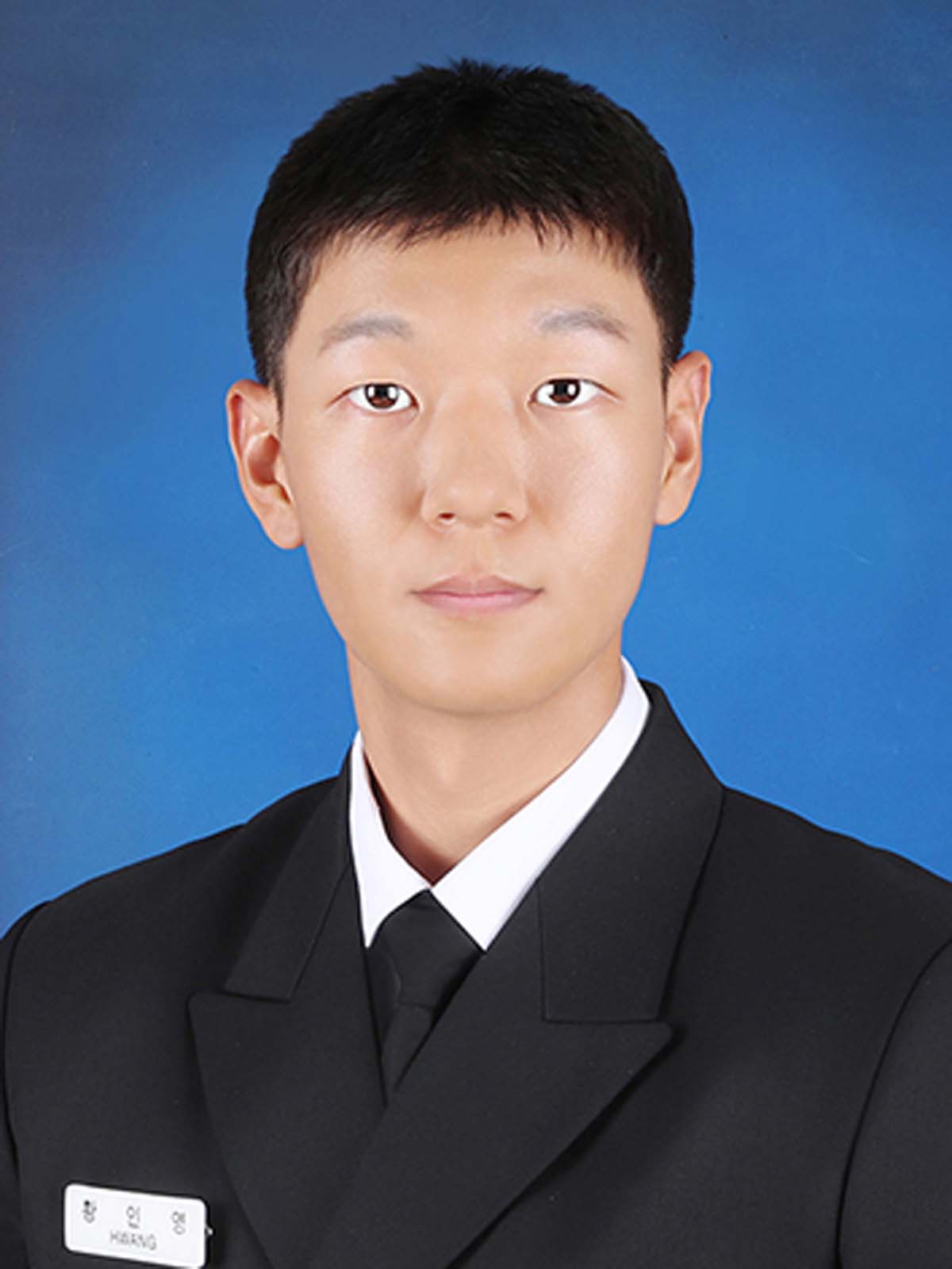 6. 해사진흥재단이사장상 해군소위 황인영.jpg