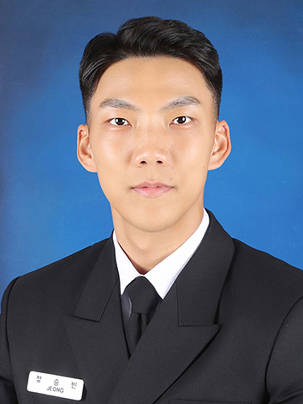 2. 합동참모의장상 해군소위 정승빈.jpg