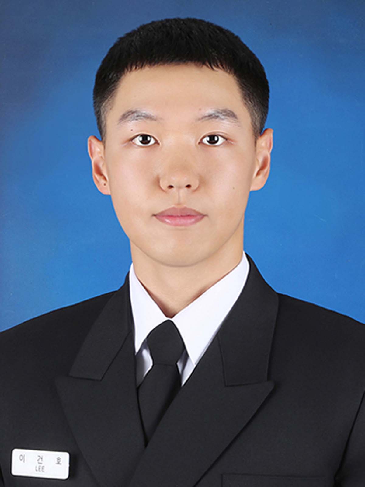 7. OCS 중앙회장상 해군소위 이건호.jpg