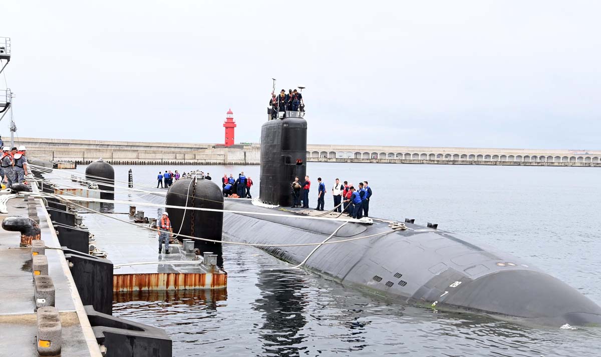 사진 1. 미 핵추진잠수함 아나폴리스함(SSN) 제주해군기지 입항.jpg