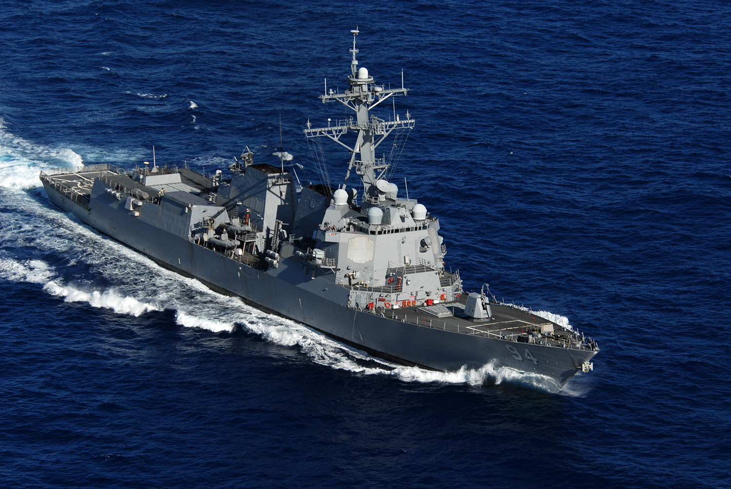 221214 미 해군 구축함 USS Nitze(DDG 94) 01-1500.jpg